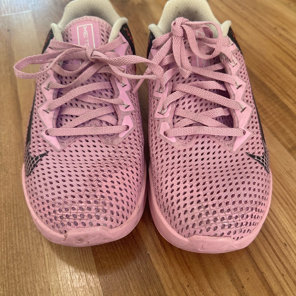 Women’s Size 7 Nike MetCon 6
